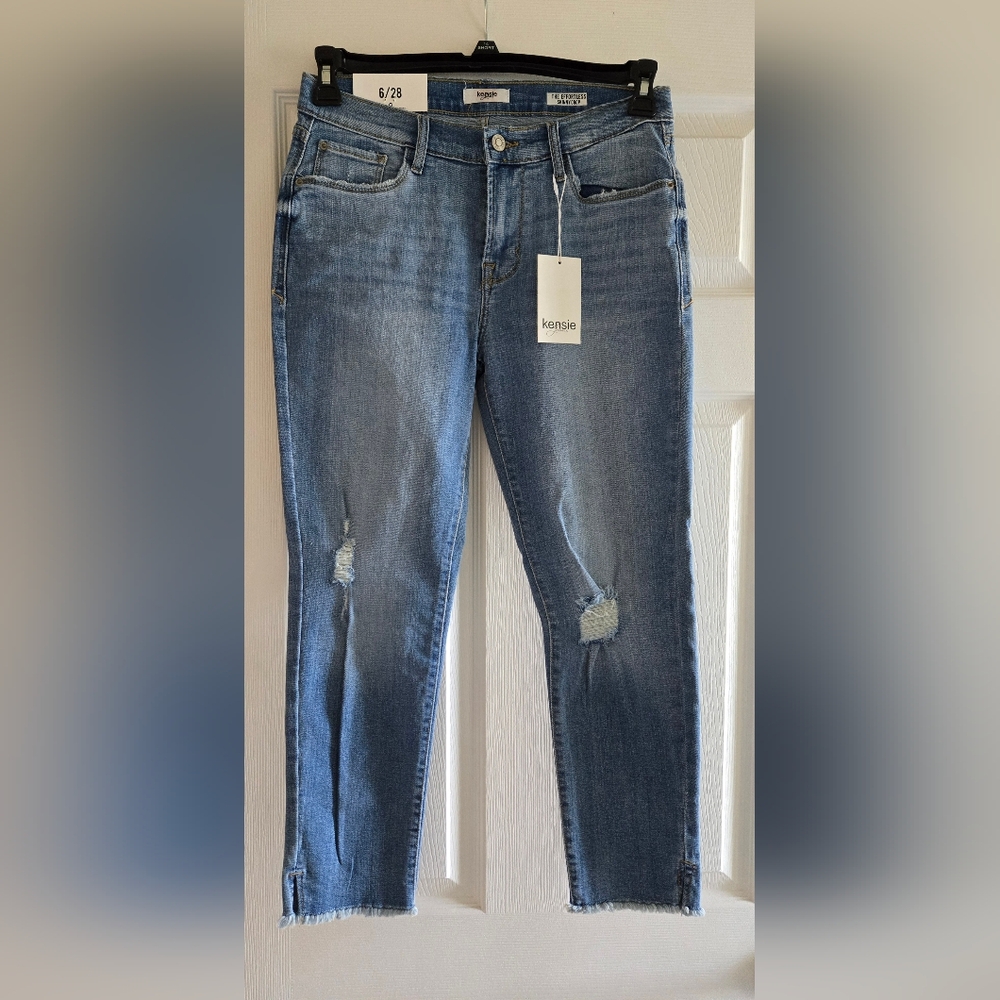 Kensie Skinny Crop Jeans size 6/28 NWT